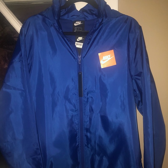 Men’s Nike windbreaker/wind runner - Picture 2 of 5